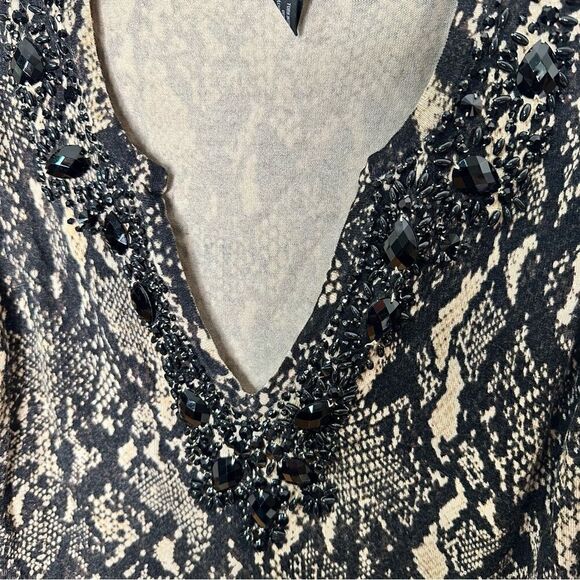 Inc International medium top with jewels - Picture 8 of 8